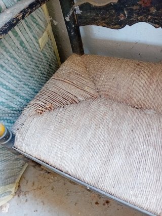 Banco mimbre pintado a mano estilo austriaco