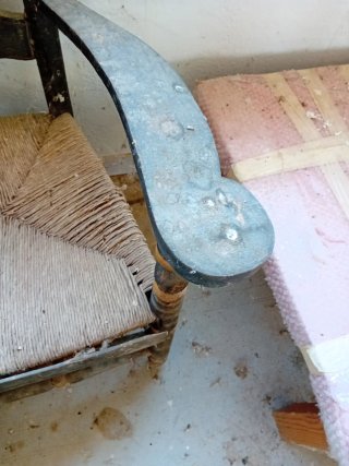 Banco mimbre pintado a mano estilo austriaco