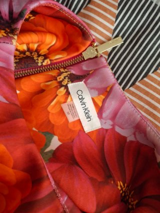 Vestido Calvin Klein Flores Naranja y Rojo
