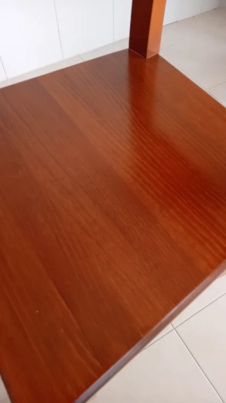 Comedor Madera: mesa 140x80 y 4 sillas. Maciza.