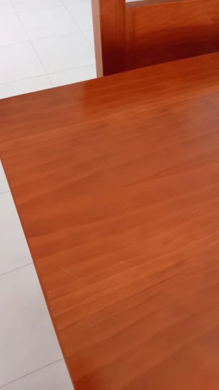 Comedor Madera: mesa 140x80 y 4 sillas. Maciza.