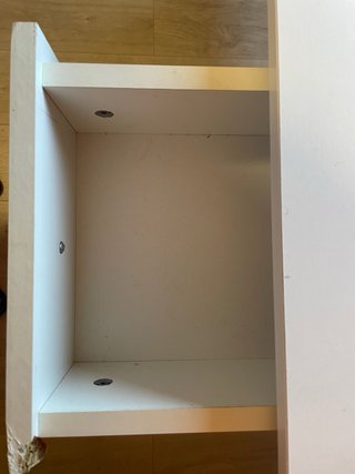 Escritorio blanco con cajón
