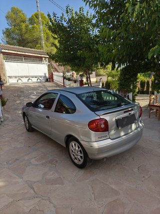 RENAULT MÉGANE COUPÉ 1.4 16V 95 CV – AÑO 2000