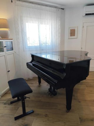 Piano de cola Kawai GX-2