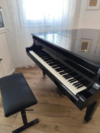 Piano de cola Kawai GX-2