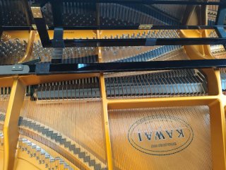 Piano de cola Kawai GX-2