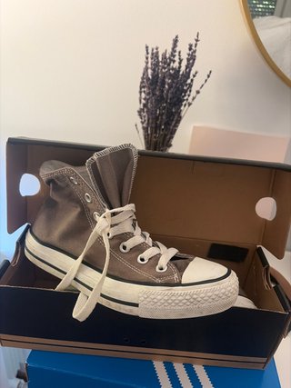 Converse grises altas
