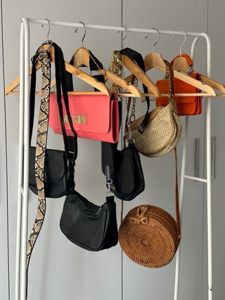 Lote de 12kg de ropa y accesorios