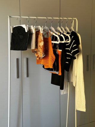 Lote de 12kg de ropa y accesorios