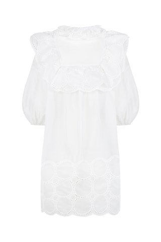 Blusa blanca con volantes y bordados