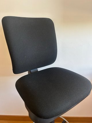 Silla de oficina giratoria con ruedas
