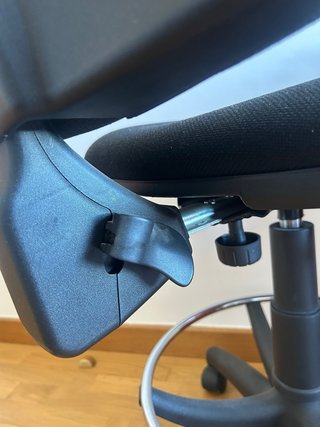 Silla de oficina giratoria con ruedas