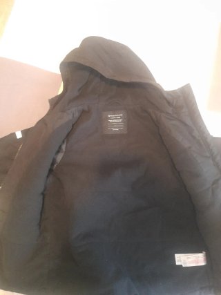 Chaqueta niño negra con capucha