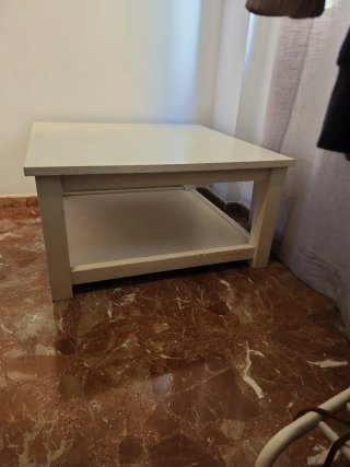 Mesa de centro de madera blanca,