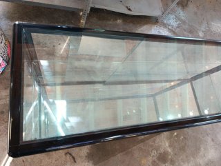 Vitrina de tienda cristal y metal
