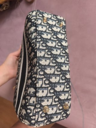 Bolso C D similar