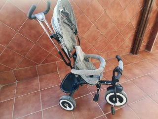 Triciclo Kinderkraft gris