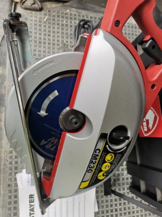 Sierra circular stayer para metal.