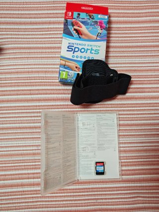 Nintendo Switch + 2 Joy-Con + 3 juegos +accesorios