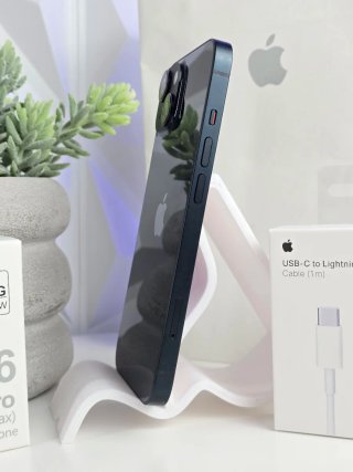 iPhone 14 Blu Marina con Accessori