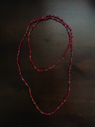 Collar doble vuelta cuentas rojas, mezcla brillo