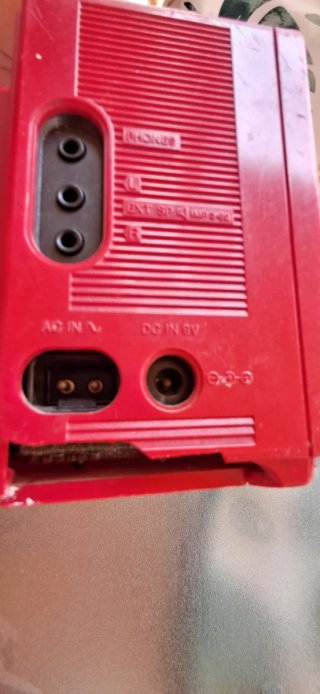 Radio Cassette National Roja Plata