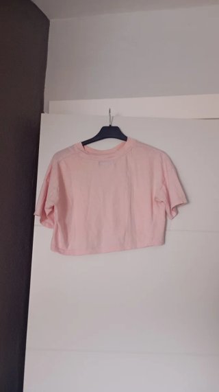 Camiseta rosa crop top dragones talla XS