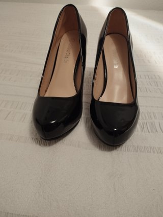 Zapatos de tacón charol negros