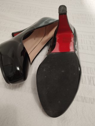 Zapatos de tacón charol negros