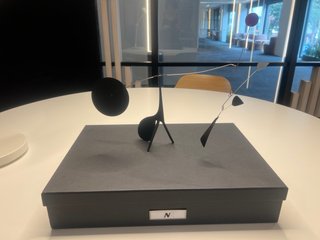 Escultura cinética de escritorio
