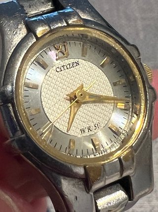 Reloj Citizen Mujer Oro y Plata