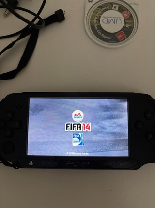 PSP Street Negra + GTA Vice City + Caricatore