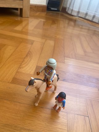 Playmobil indio con caballo y figura
