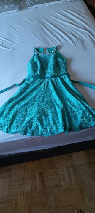 Vestido fiesta turquesa con pedrería