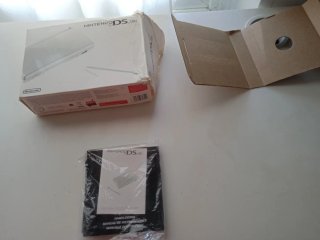 Caja Original Nintendo DS Lite y Manuales