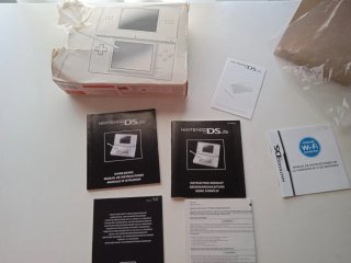 Caja Original Nintendo DS Lite y Manuales