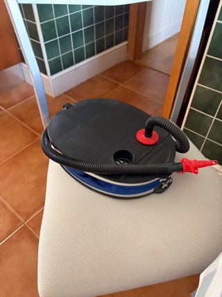 Inflador de pie negro