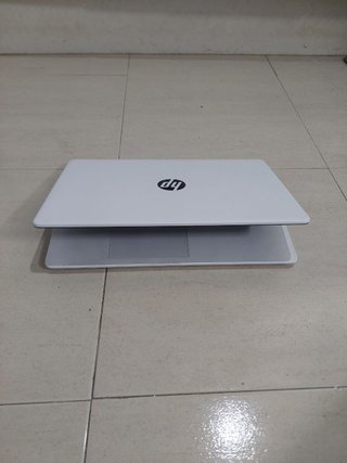 Portatile HP Ryzen 5 Bianco
