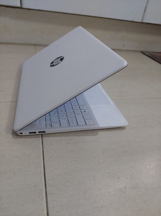 Portatile HP Ryzen 5 Bianco