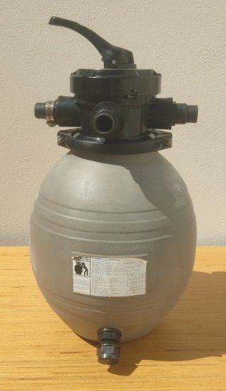 BOMBA Y DEPURADORA PISCINA.
