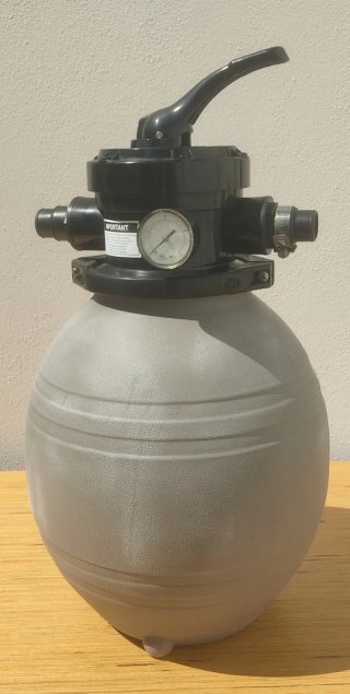 BOMBA Y DEPURADORA PISCINA.