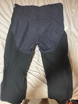 Pantalón POC a estrenar