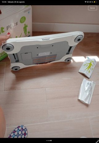 Nintendo Wii Fit Plus + Balance Board