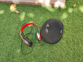 Auriculares Rojos Plegables y Extensibles y funda.