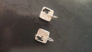 Conjunto de colgante y pendientes de plata