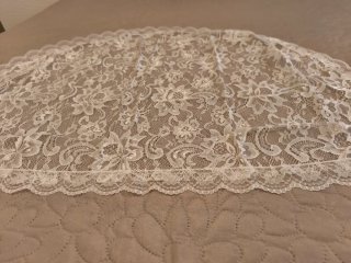 Mantilla encaje media luna