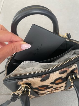 Bolso Guess Animal Print Negro