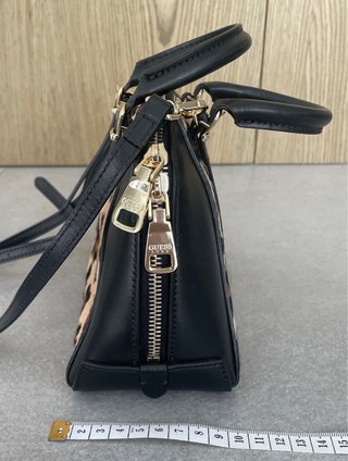 Bolso Guess Animal Print Negro