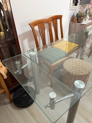 Mesa de cristal y metal para salón