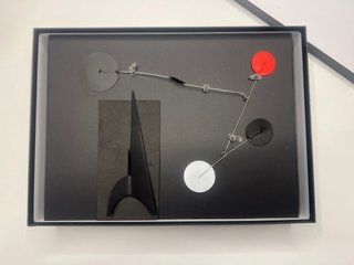 Escultura cinética de escritorio